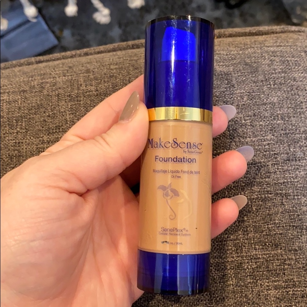 MakeSense Foundation Cafe Au Lait